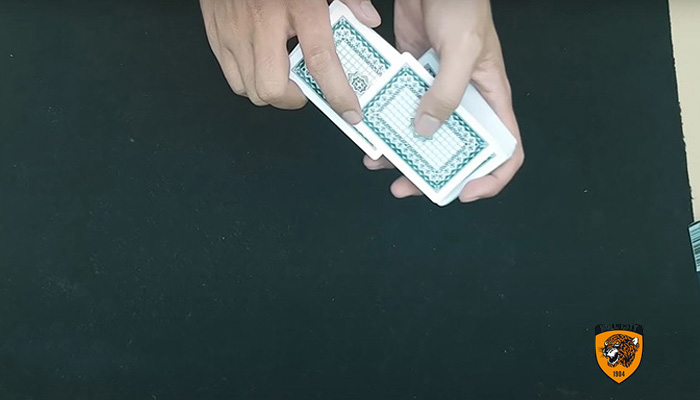 cách chia bài liêng bịp