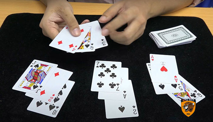 kỹ thuật chia bài liêng