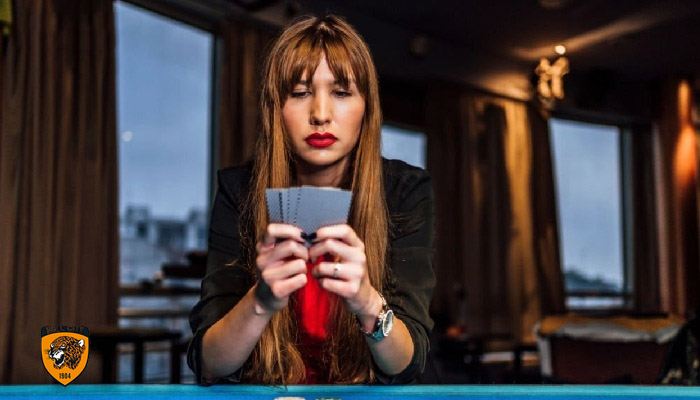 sách đọc vị người cầm ba đôi thông