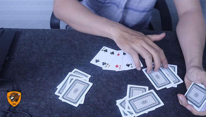 xếp bài lấy tứ quý